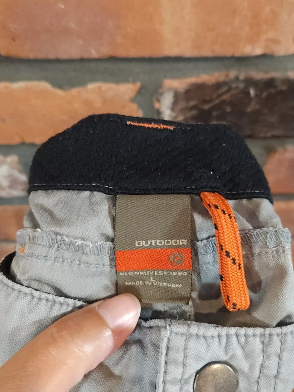 Vintage Old Navy Cargo Shorts in Gray Y2K Gorpcore Utility Casual Summer Men's L